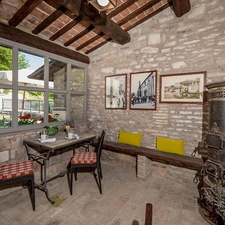 I Casali Di Villa Benveduti Gubbio Exterior photo