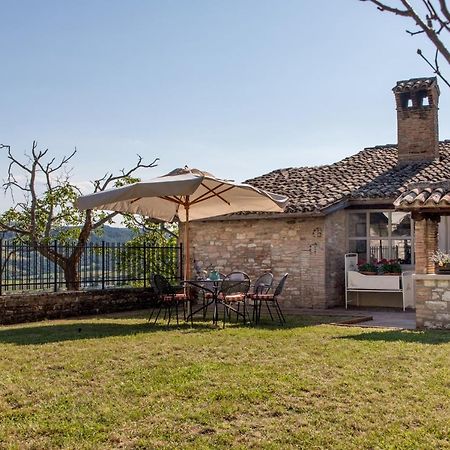 I Casali Di Villa Benveduti Gubbio Exterior photo