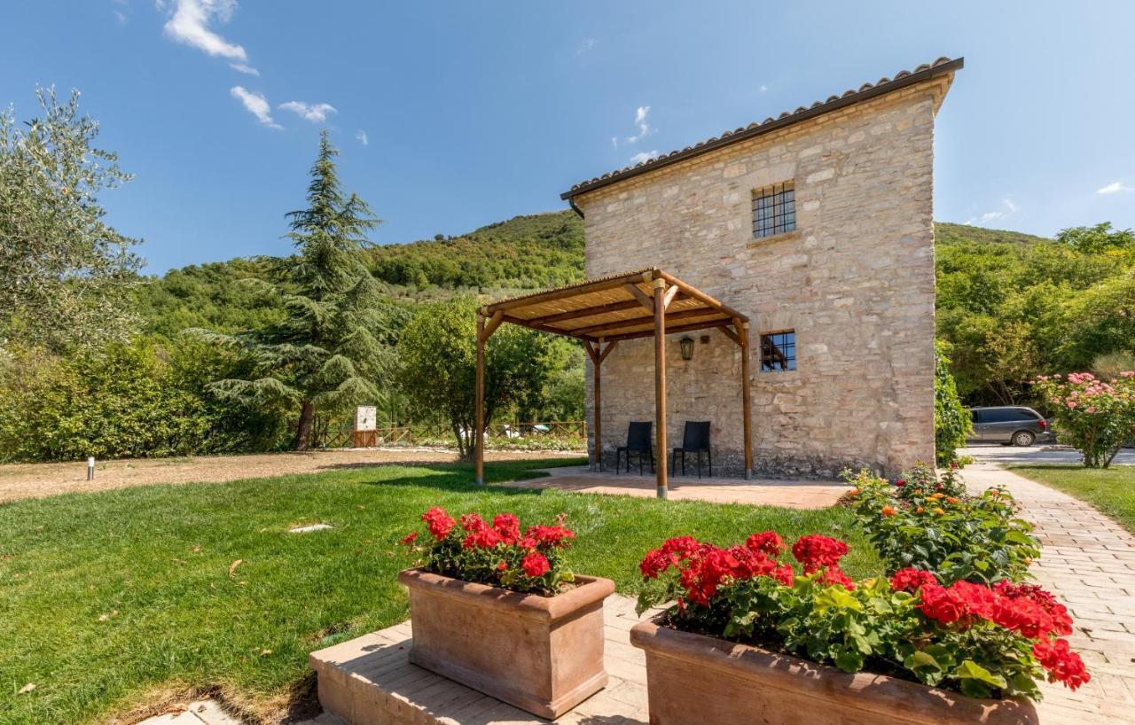 I Casali Di Villa Benveduti Gubbio Exterior photo